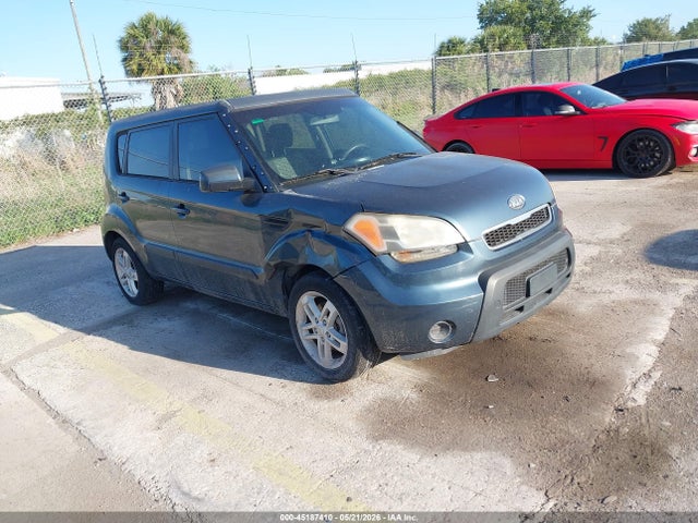 Salvage Kia Soul Image
