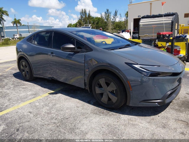 Salvage Toyota Prius Image