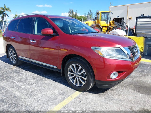 Salvage Nissan Pathfinder Image