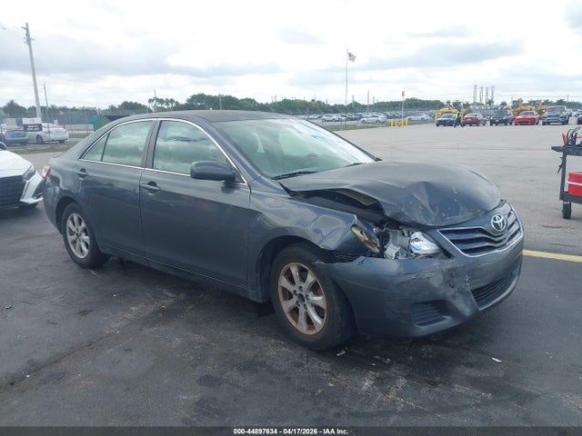 Salvage Toyota Camry Image