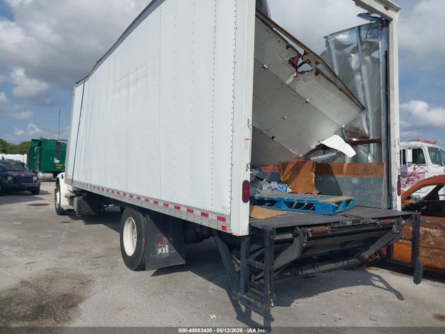 Freightliner M2 106