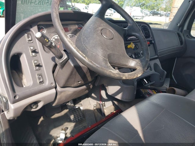 Freightliner M2 106