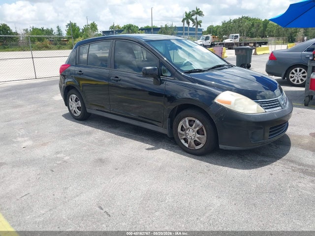 Salvage Nissan Versa Image