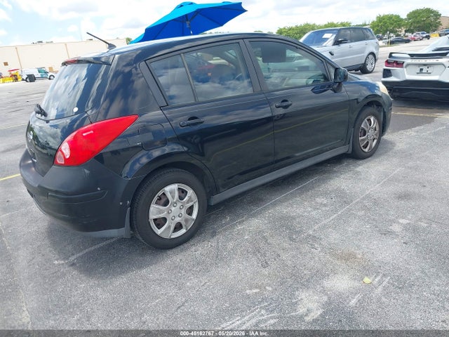 Nissan Versa 1.8s