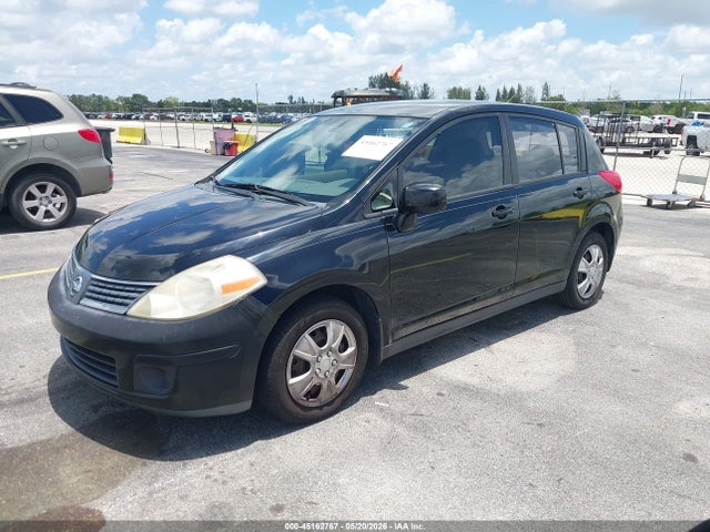 Nissan Versa 1.8s