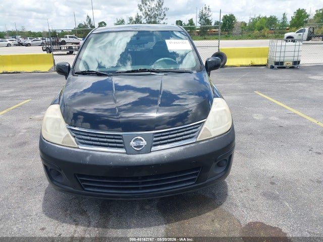 Nissan Versa 1.8s