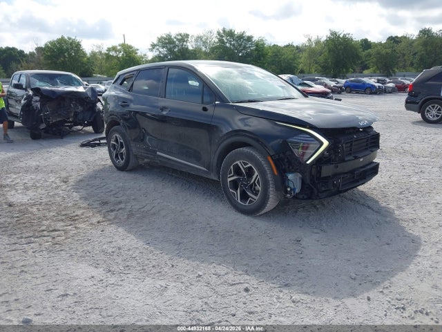 Salvage Kia Sportage Image