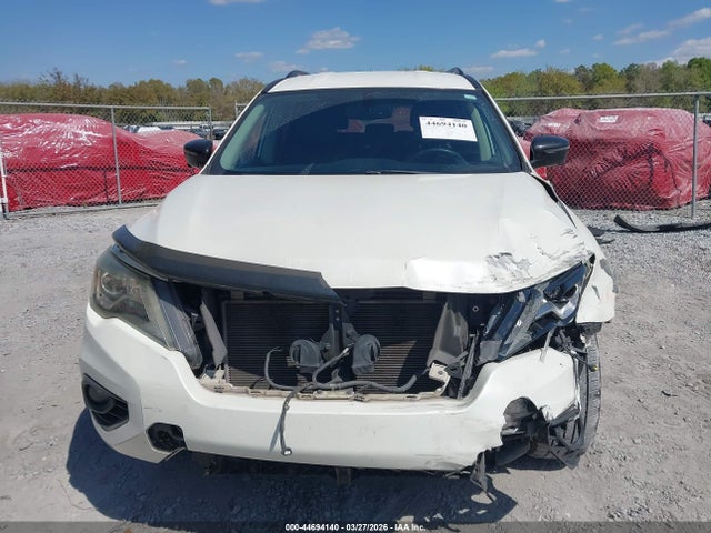 Nissan Pathfinder Sl