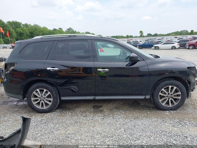 Nissan Pathfinder Sv