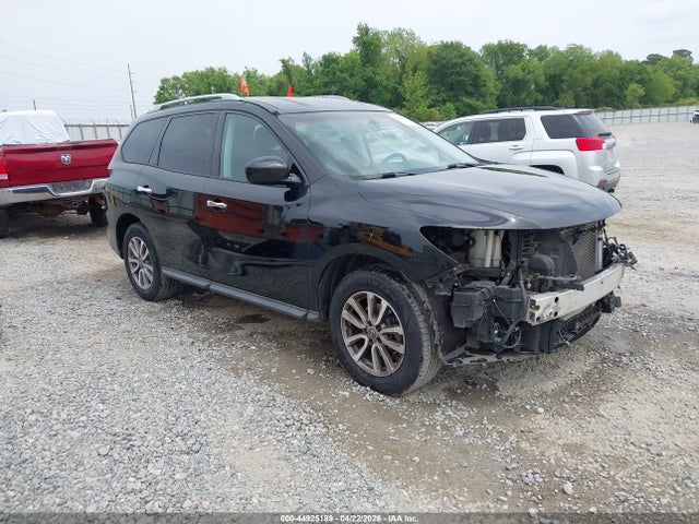 Salvage Nissan Pathfinder Image