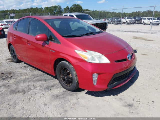 Salvage Toyota Prius Image