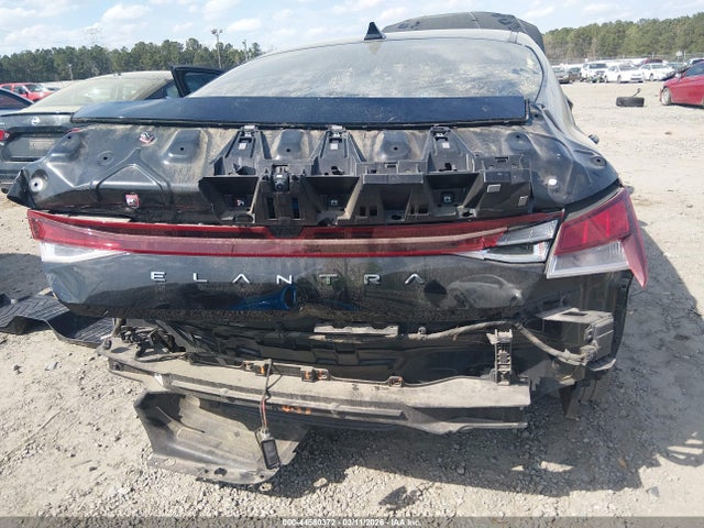 Hyundai ELANTRA Sel