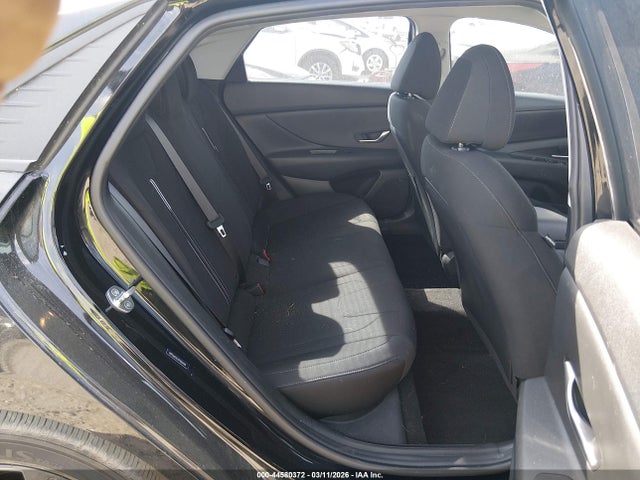 Hyundai ELANTRA Sel