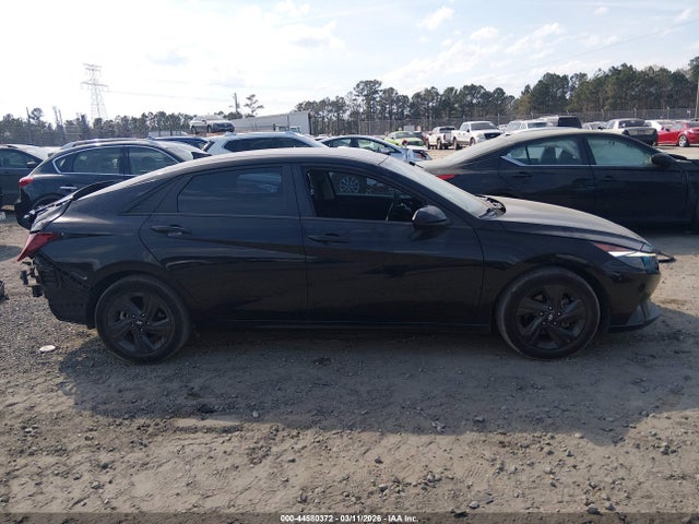 Hyundai ELANTRA Sel