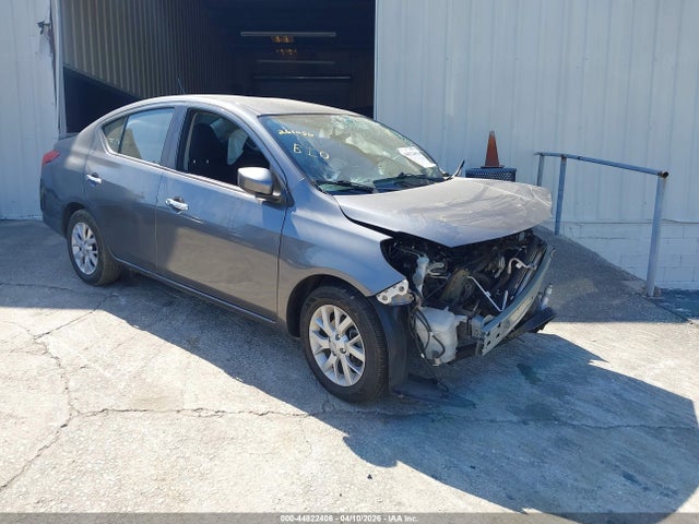 Salvage Nissan Versa Image