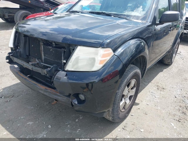 Nissan Pathfinder S