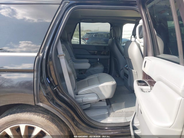 Lincoln Navigator Select
