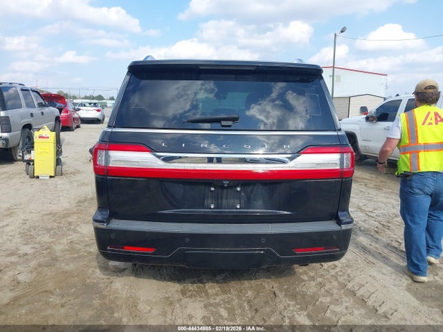 Lincoln Navigator Select