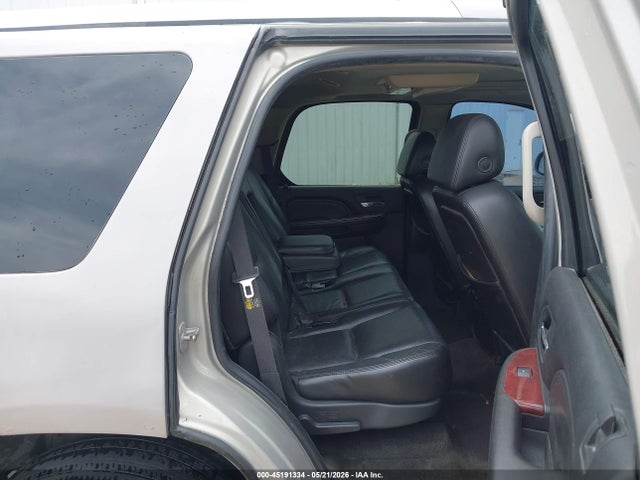 Cadillac Escalade Standard