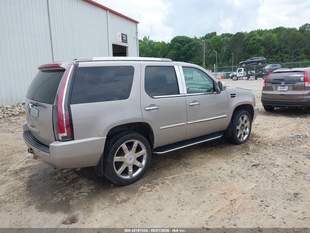 Cadillac Escalade Standard