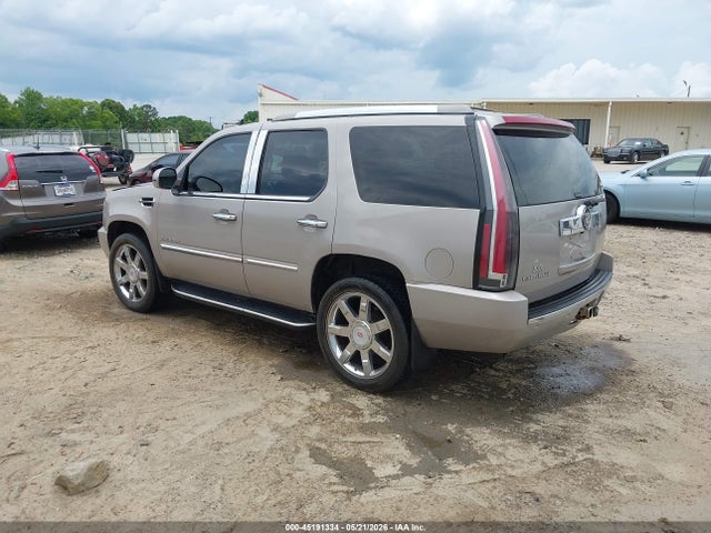 Cadillac Escalade Standard