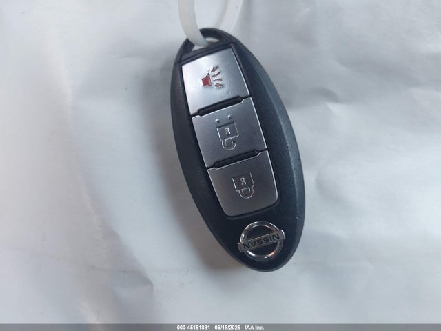 Nissan Pathfinder S