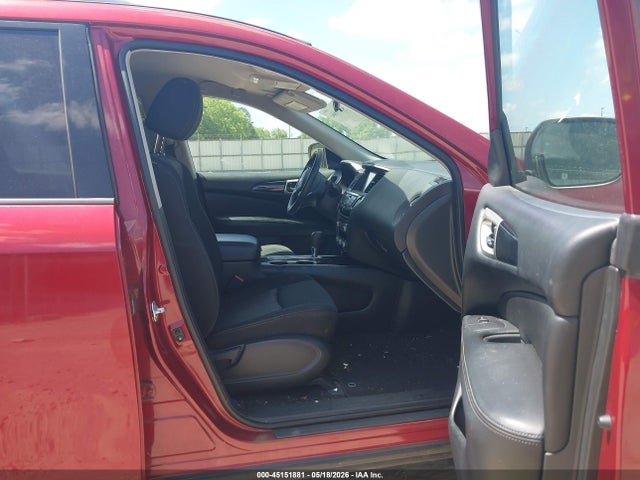 Nissan Pathfinder S