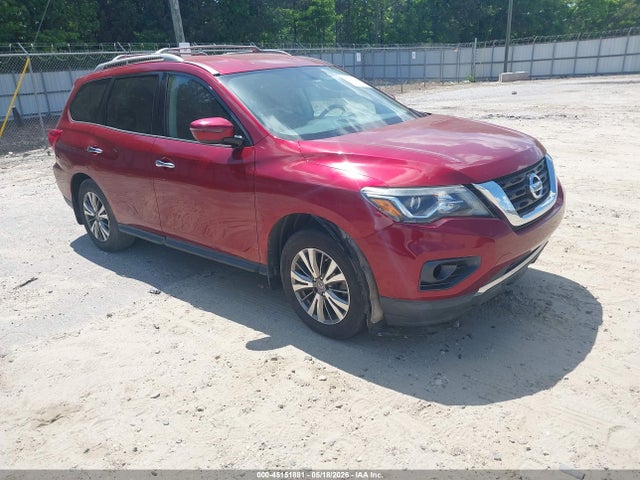 Salvage Nissan Pathfinder Image
