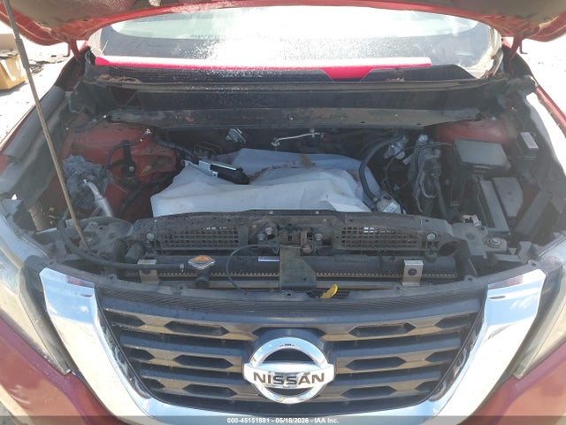Nissan Pathfinder S