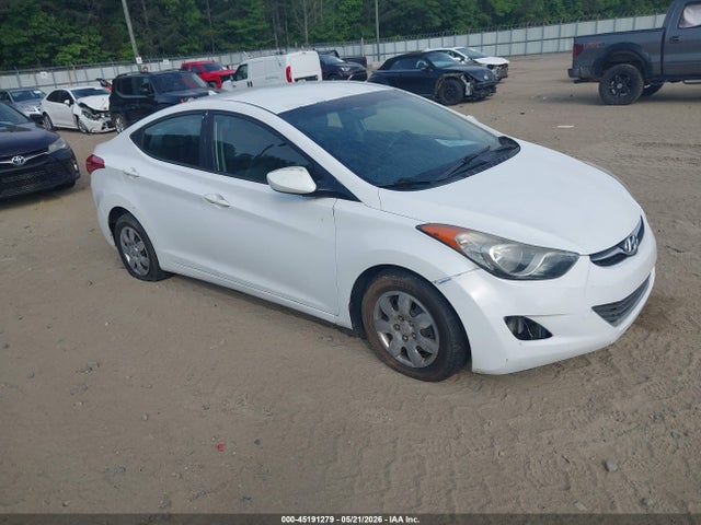 Salvage Hyundai ELANTRA Image