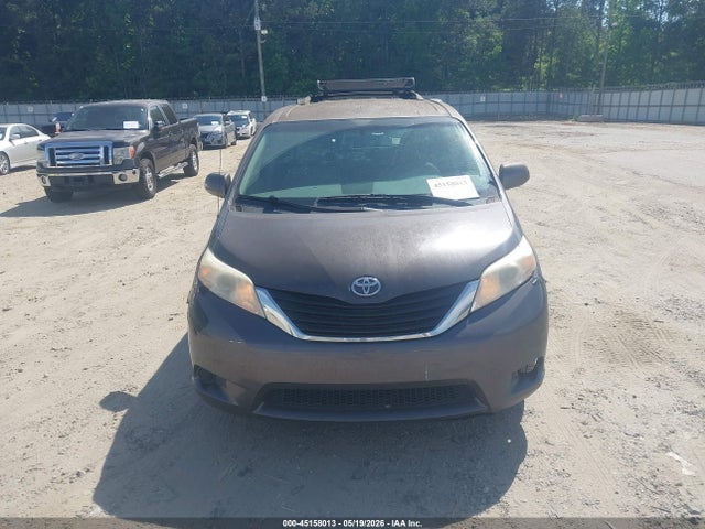 Toyota Sienna Le