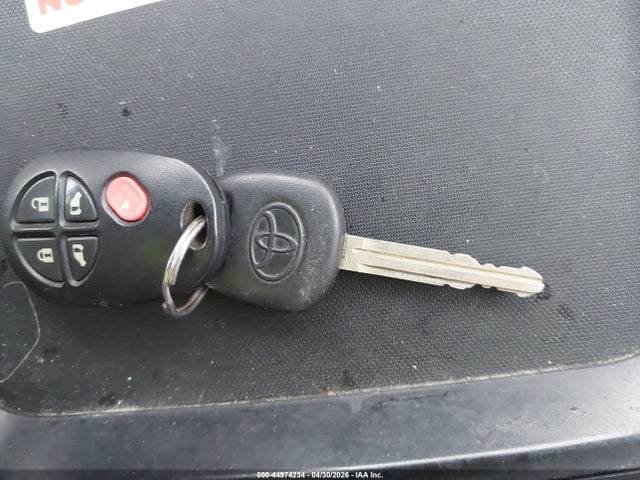 Toyota Sienna Le V6
