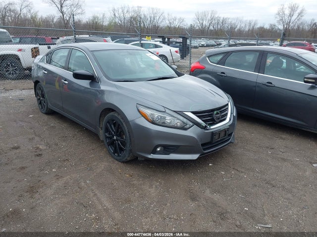 Salvage Nissan Altima Image