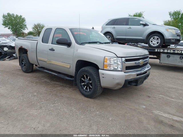 Salvage Chevrolet Silverado 1500 Image