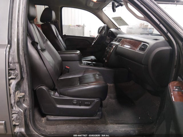 Chevrolet Suburban 1500 Lt