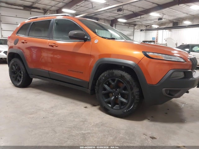 Salvage Jeep Cherokee Image