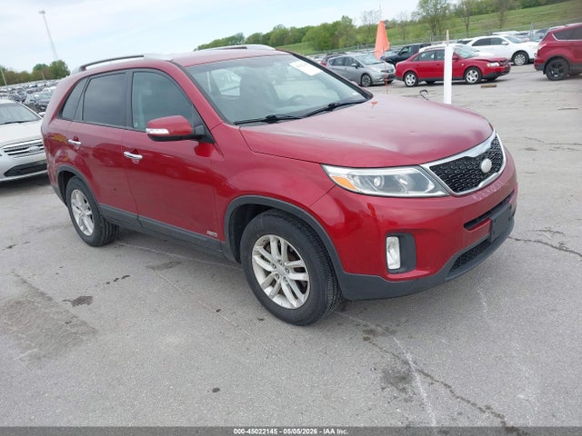Salvage Kia Sorento Image