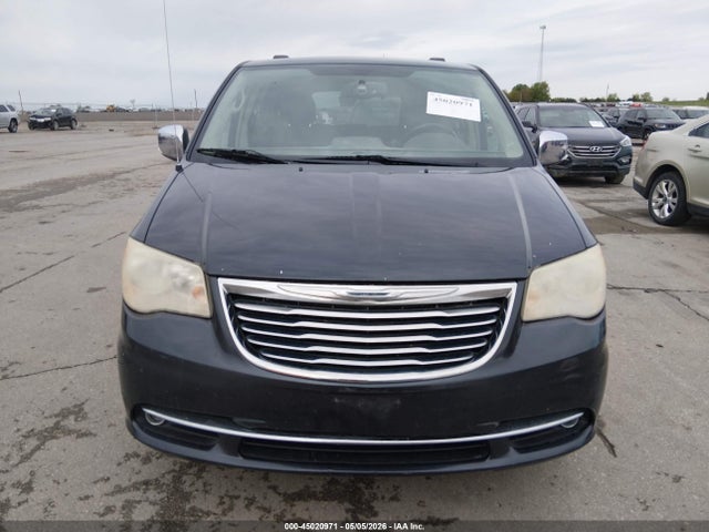 Chrysler Town & Country Touring-l 30th Anniversary