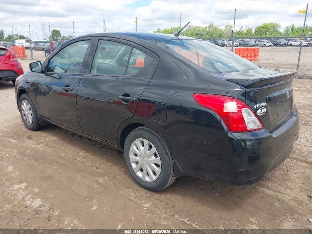 Nissan Versa 1.6 S+