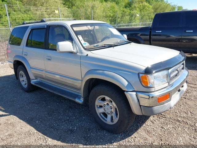 Salvage Toyota 4Runner Image