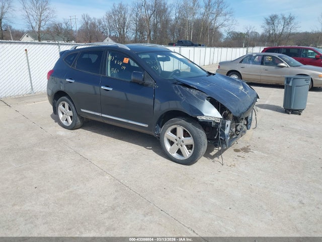 Salvage Nissan Rogue Image