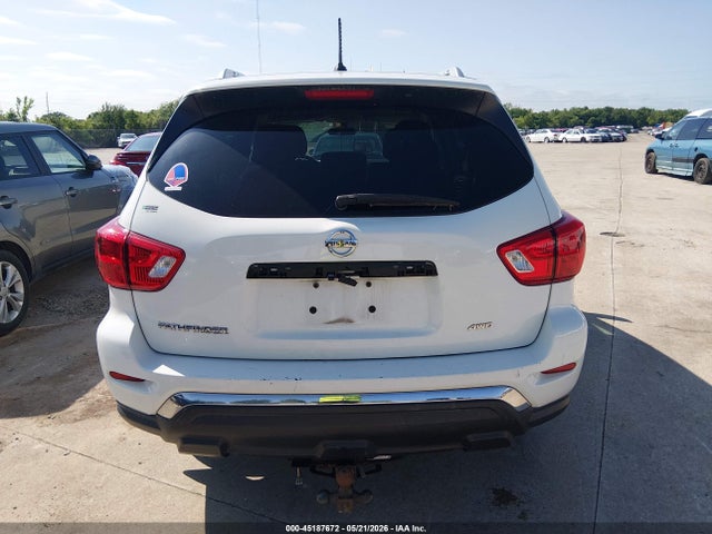 Nissan Pathfinder S
