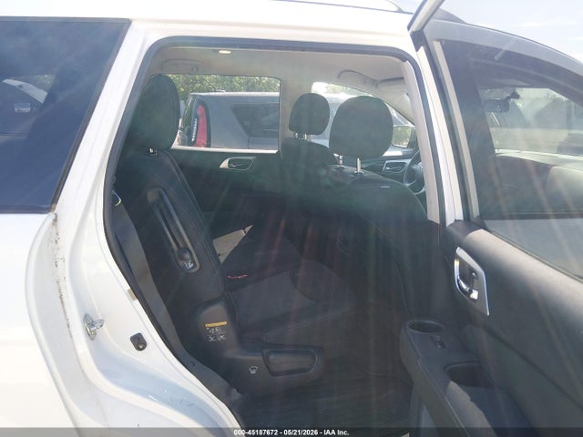 Nissan Pathfinder S