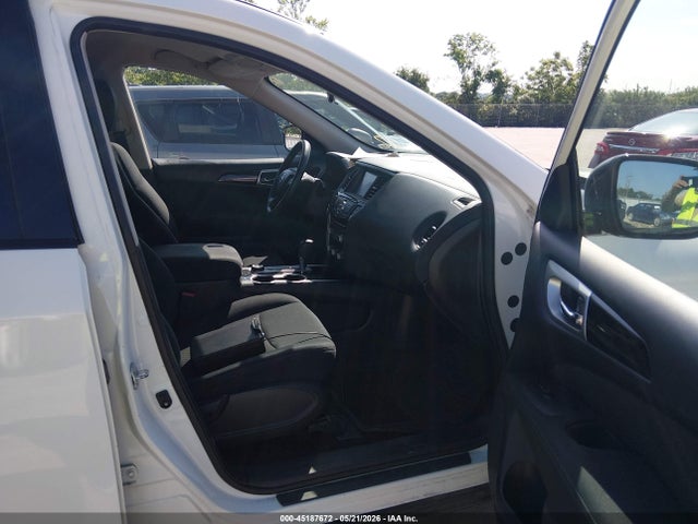 Nissan Pathfinder S