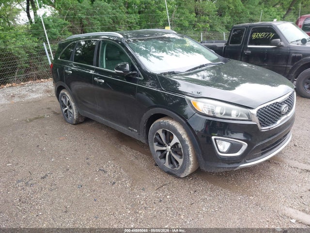 Salvage Kia Sorento Image
