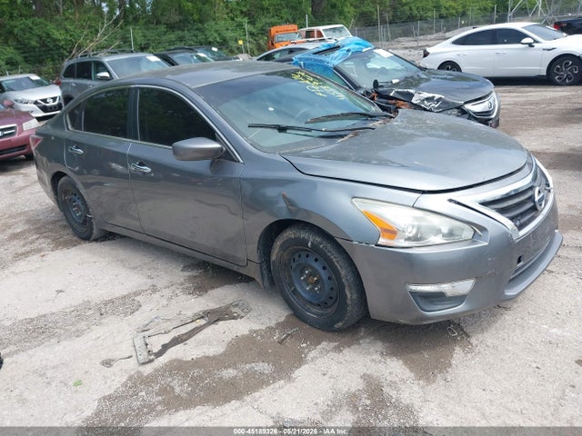 Salvage Nissan Altima Image