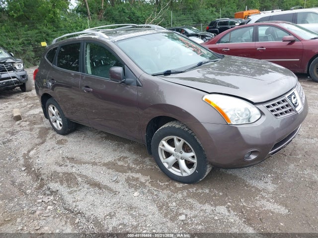 Salvage Nissan Rogue Image