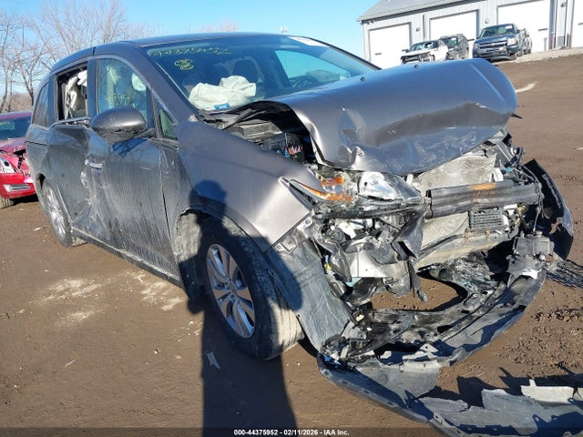 Salvage Honda Odyssey Image