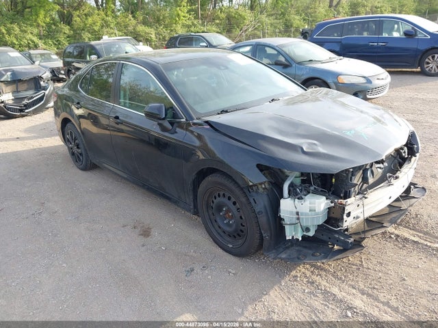 Salvage Toyota Camry Image