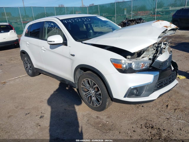 Salvage Mitsubishi Outlander Image